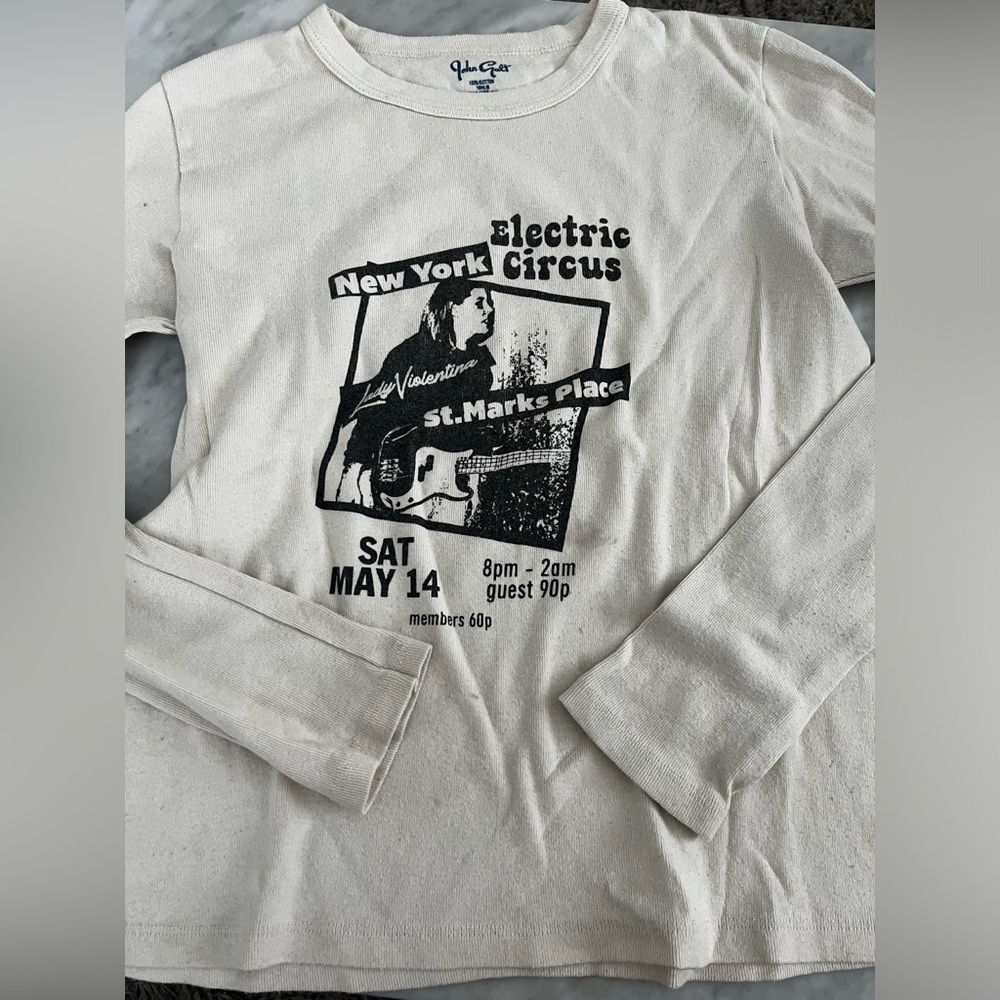 Beige Brandy Melville graphic long sleeve tee one size